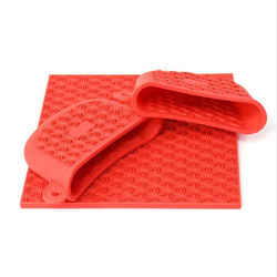 CODY KITCHEN Silikonowe nakładki  żaroodporne z podkładką czerwone